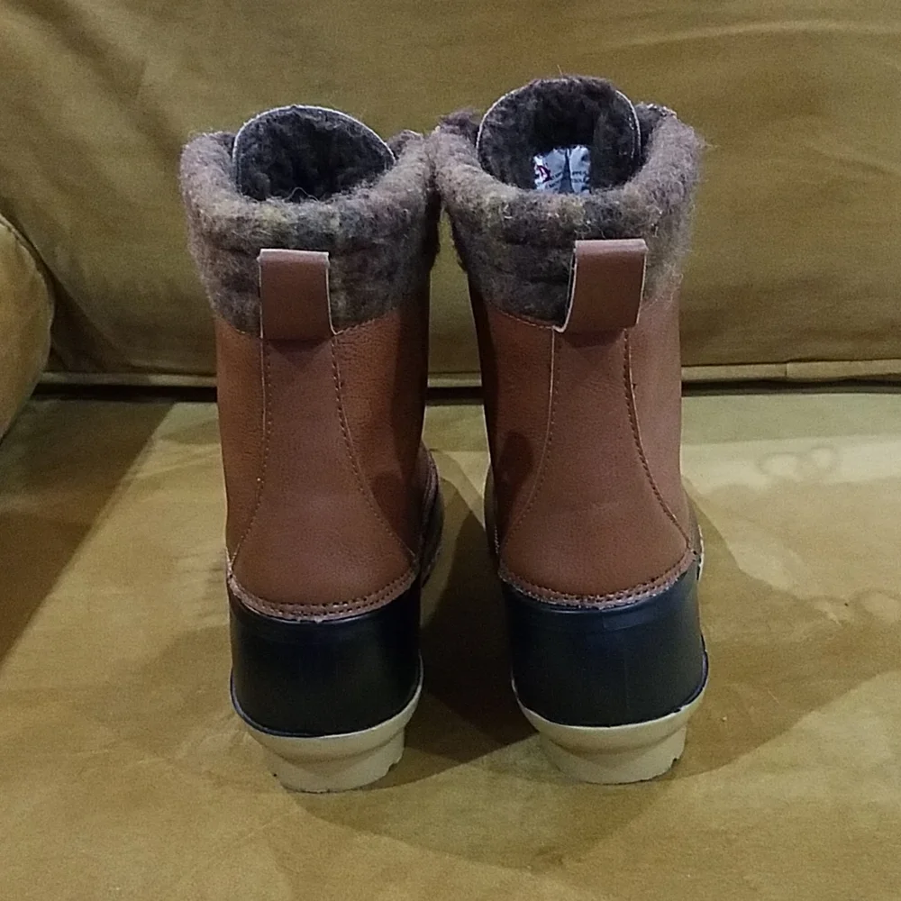 Magellan Outdoors Duck Boots Women's 11 - Picture 3 of 15